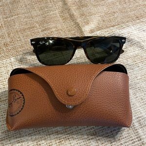 Authentic Ray-Ban Wayfarer sunglasses- tortoise